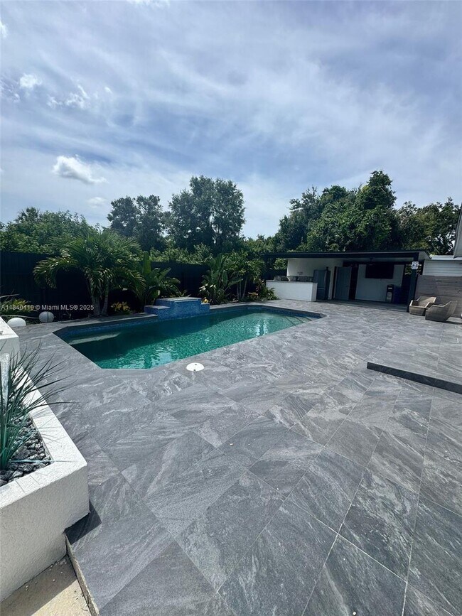 Building Photo - 3415 55th Dr E