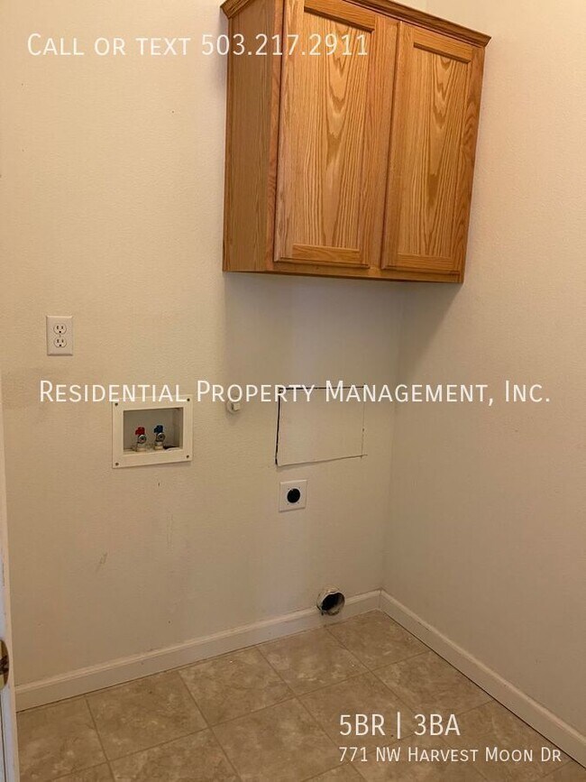 Building Photo - Alderbrook Neighborhood Home is located in...