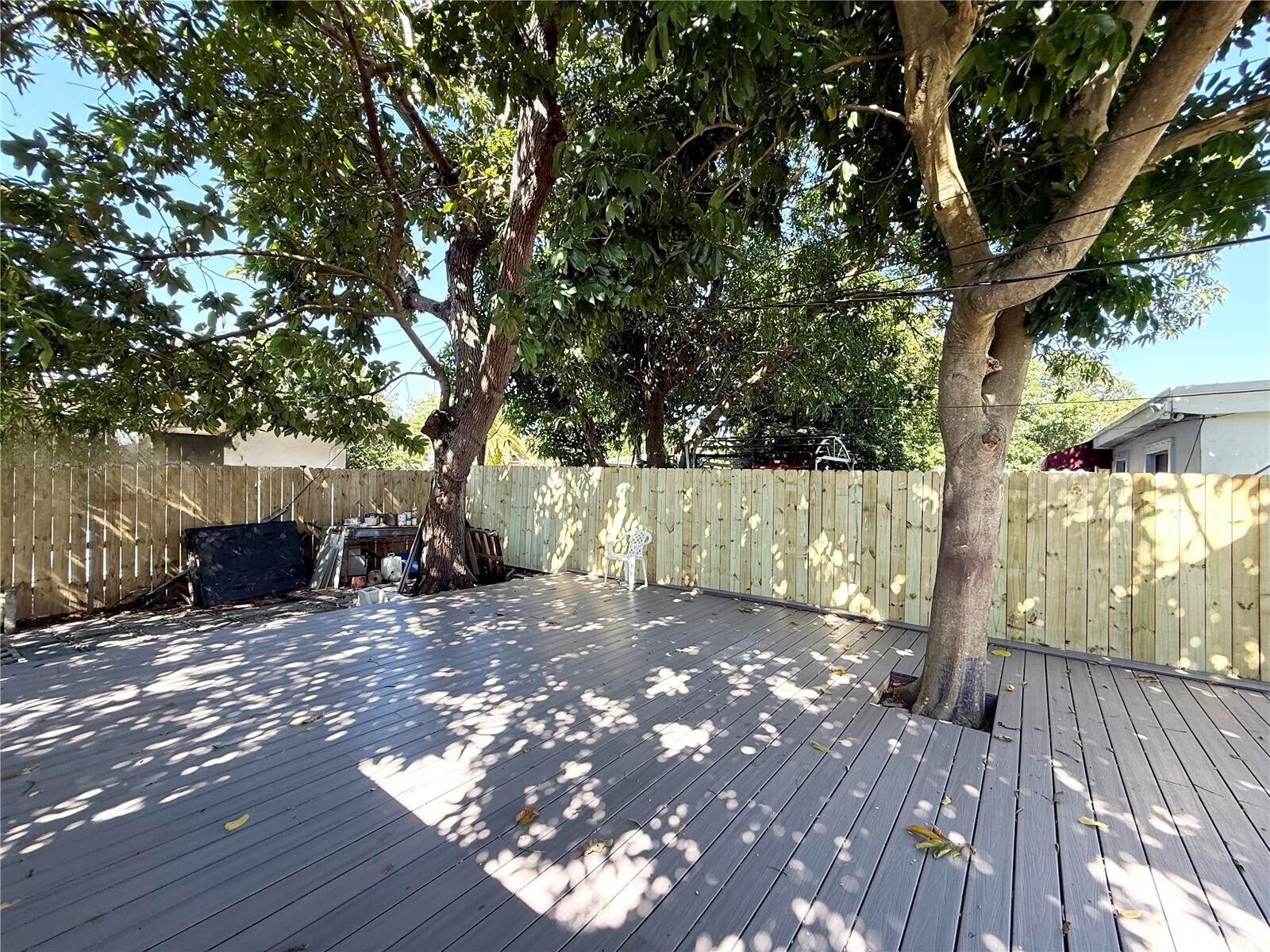 Building Photo - 631 NE 171st St