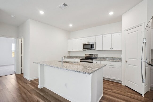 Building Photo - 16125 Viburnum Dr