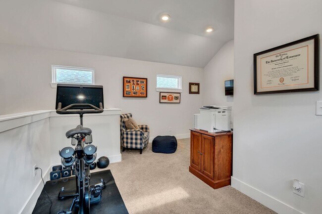 Building Photo - Discover modern rental living in one of Ch...