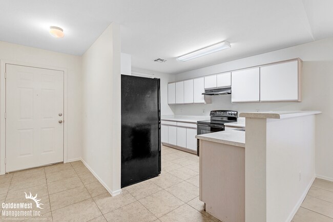 Building Photo - Comfortable 3Bdm 2Ba Home in Sun City!