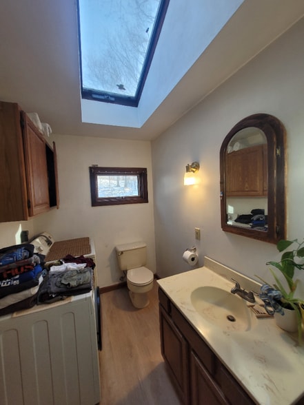 Building Photo - 15 Shore Rd