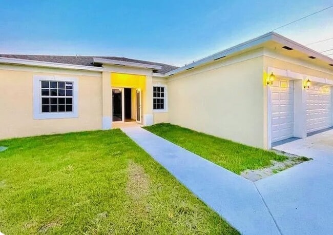 Building Photo - 986 SW College Park Rd