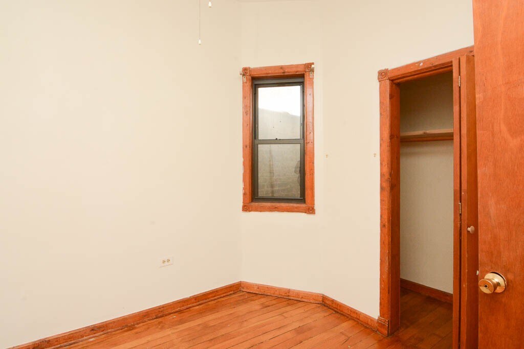 Building Photo - 2827 N Milwaukee Ave