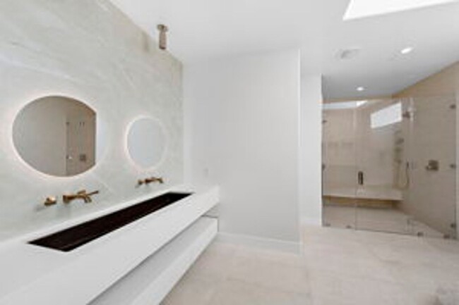 Building Photo - Brand New build offering Elegance and Soph...