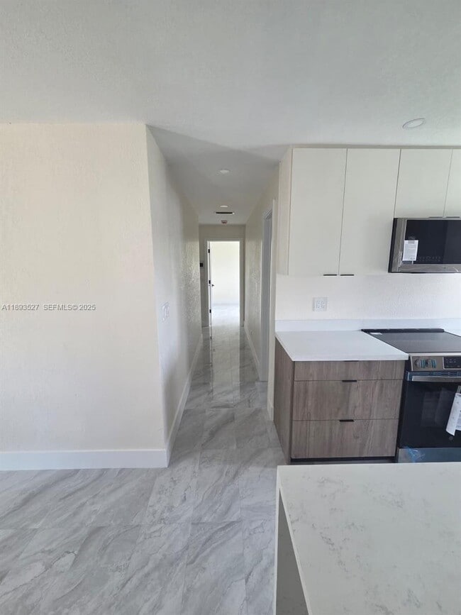 Building Photo - 2615 NW 62nd Ave