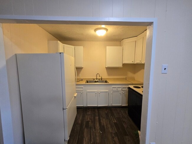 Building Photo - 619 Morrell St