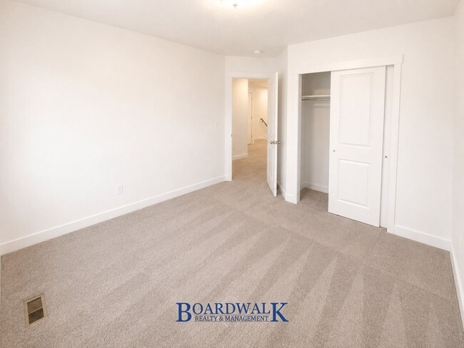 Building Photo - 5623 Coastal Ridge Ln