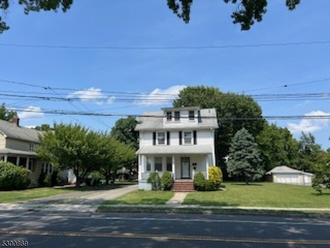 Building Photo - 10 Lincoln Ave W