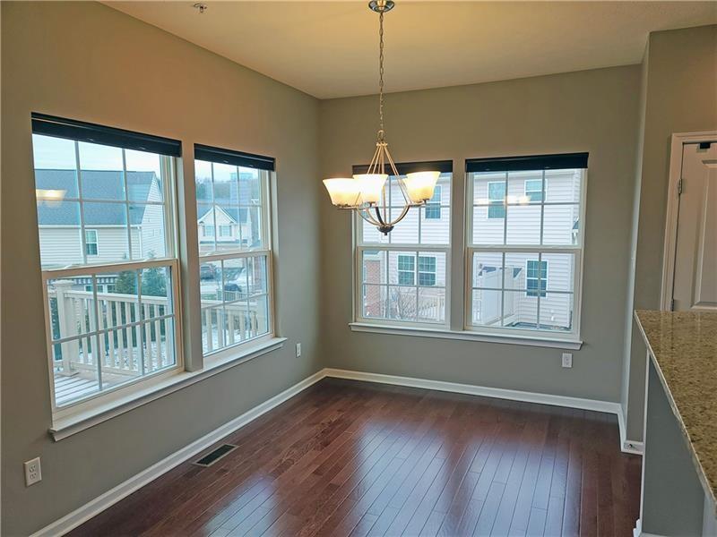 Building Photo - 718 Rosecliff Rd