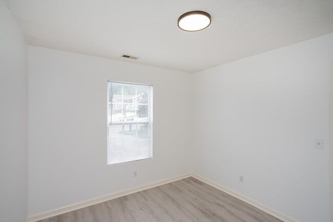 Building Photo - 517 Longleaf Ct