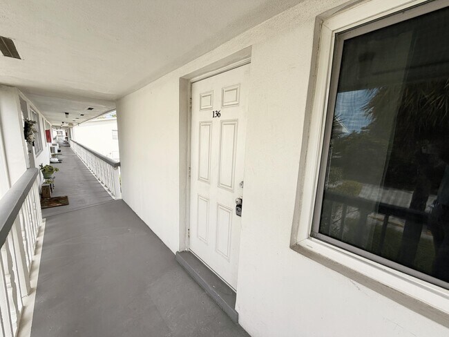 Building Photo - 136 Coventry I