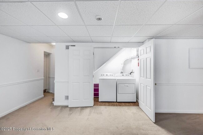 Building Photo - 28 Robin Ln