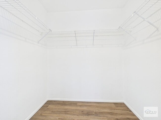 Building Photo - Single Family Home Available Now!