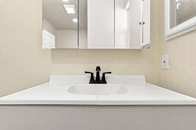 Building Photo - BRAND-NEW 2026 ADU | 1 BED | 1 BATH | 600+ SQ FT | APPLIANCES INCLUDED