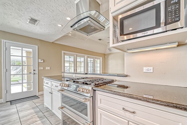 Building Photo - 3710 Linkview Dr