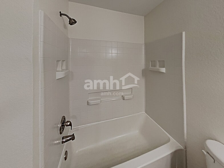 Building Photo - 26139 Flinton Dr