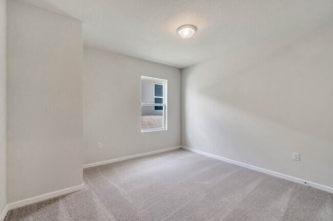 Building Photo - Available on 08/10! Desirable 4-Bedroom Home in Scenic Ridgeview Community
