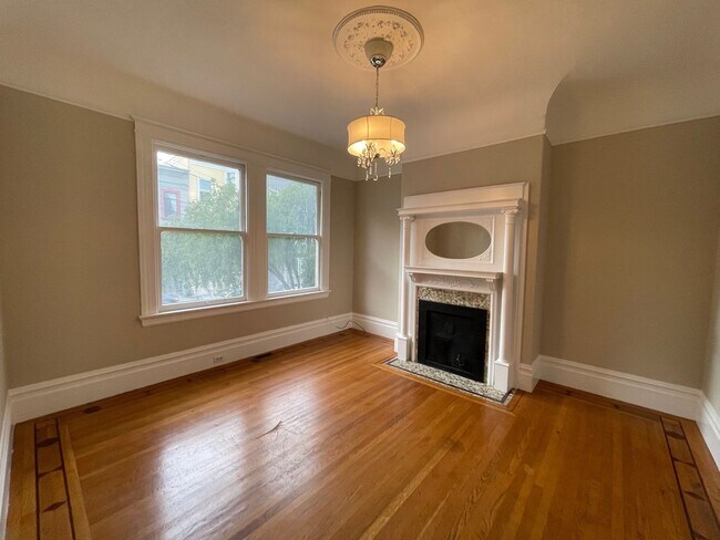 Building Photo - 1934 MAS