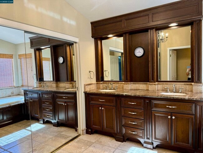 Building Photo - 5179 Keller Ridge Dr