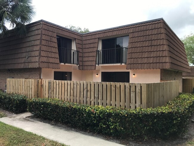 Building Photo - 233 Charter Way