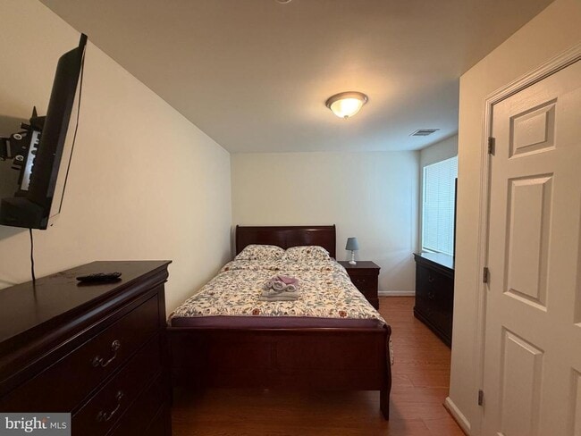 Building Photo - 2000 Orthodox St