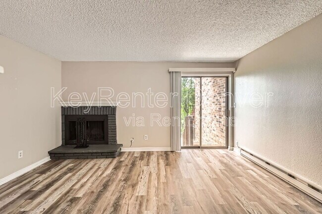 Building Photo - 18206 W 3rd Ave