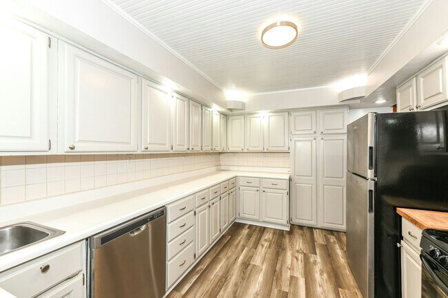 Building Photo - 5119 Norway Dr