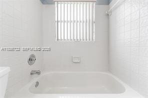 Building Photo - 1018 Twin Lakes Dr