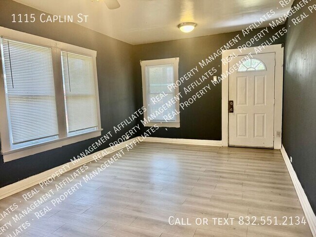 Building Photo - 1115 Caplin St
