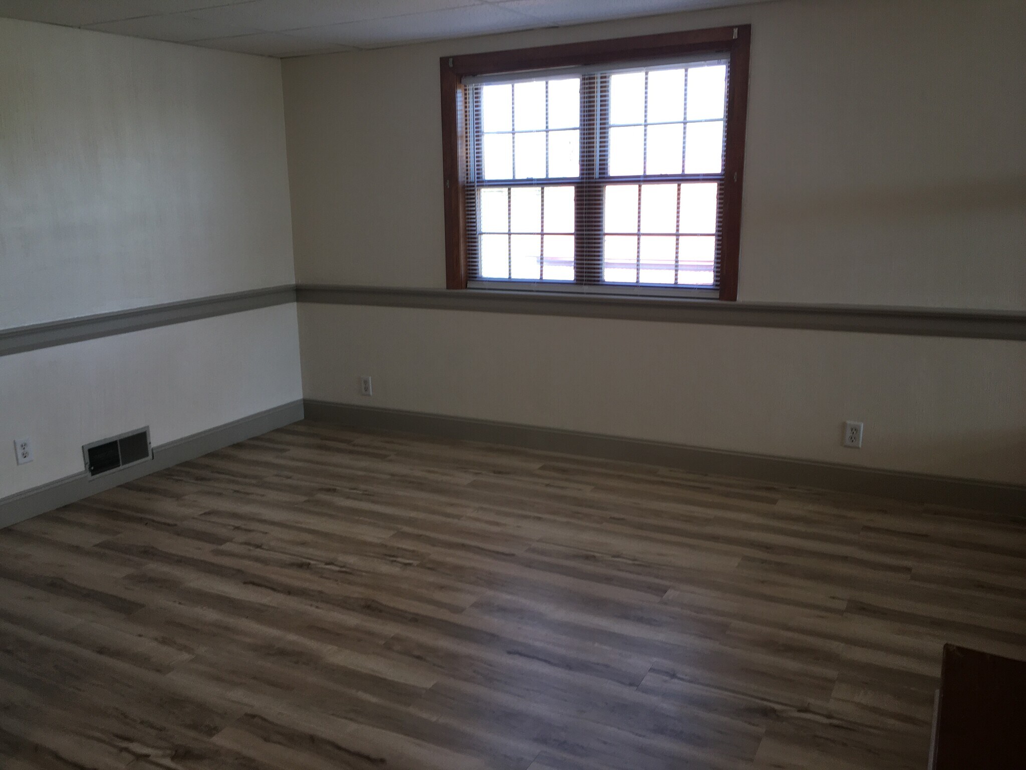 Building Photo - 2498 E Market St