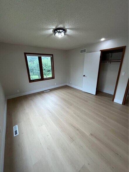 Building Photo - 1826 Normandy Ln