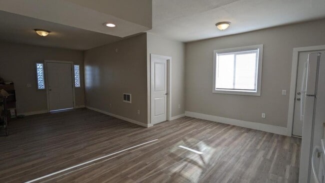 Building Photo - 3967 Hayesville Dr NE