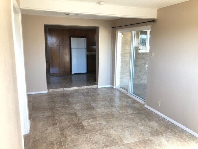 Building Photo - 5800 Bobwhite Ave