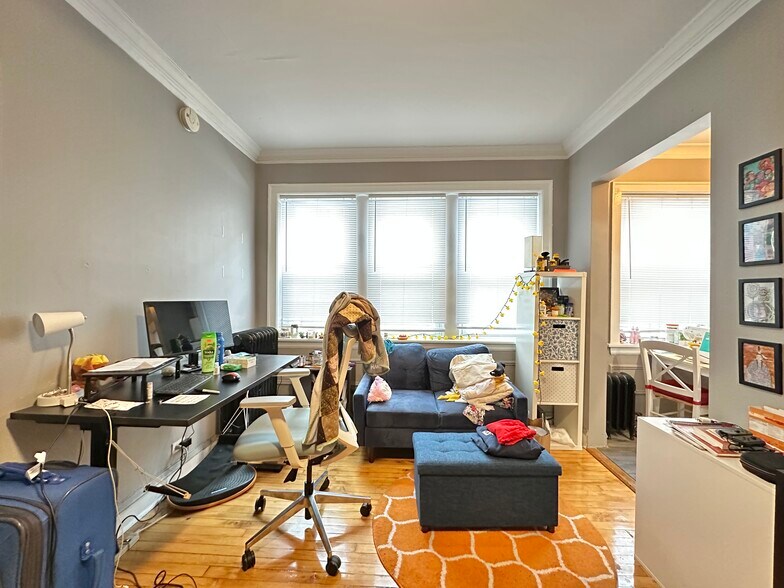 Building Photo - 5516 N Kenmore Ave