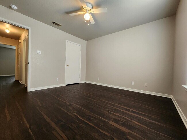 Building Photo - 1807 Windward Dr