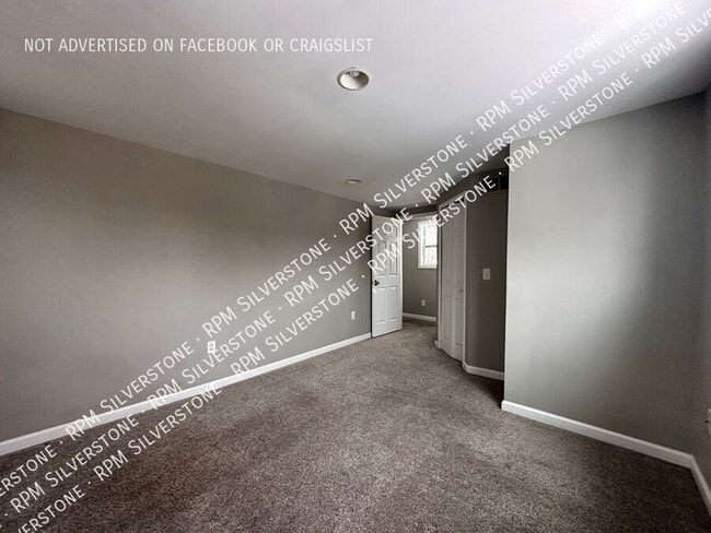 Building Photo - 3113 Emmons Ave