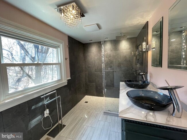 Building Photo - 12399 Shue Ct