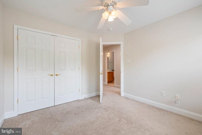 Building Photo - 805 Thicket Ct