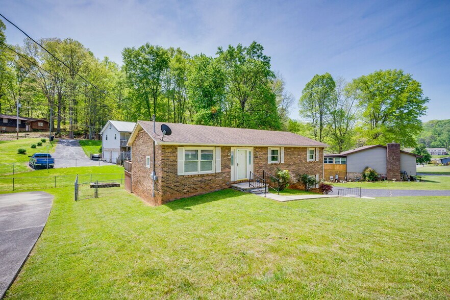 Building Photo - 146 Old Mill Rd