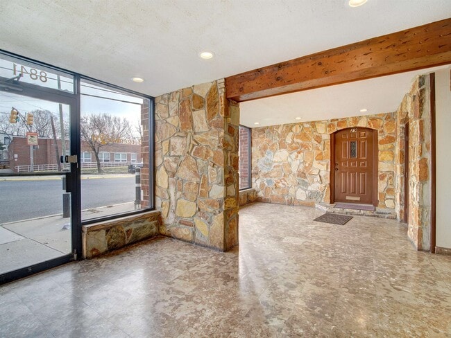 Building Photo - 8841 John F. Kennedy Blvd