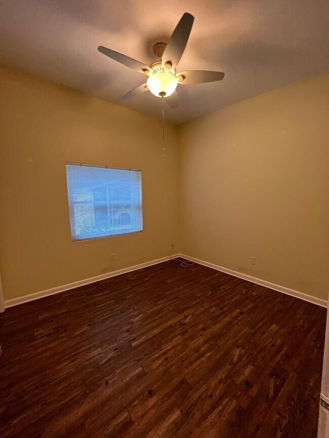 Building Photo - 2002 Chowkeebin Nene