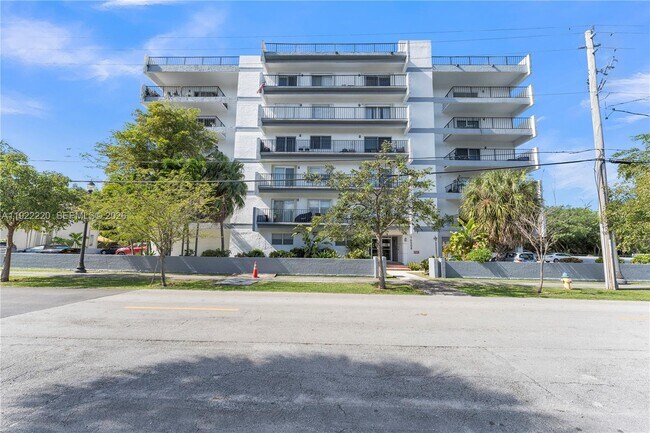 Building Photo - 16508 NE 26th Ave