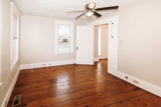 Building Photo - 76 Market St