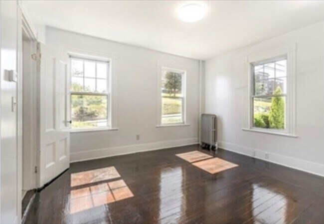 Building Photo - 16 Highland Ave