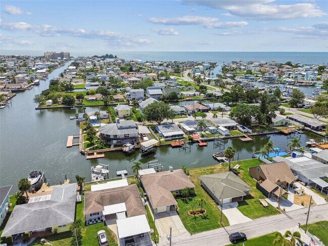 Building Photo - 13909 Berkowitz Ave