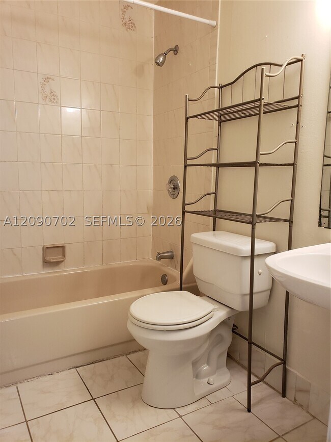 Building Photo - 6440 SW 130th Ave