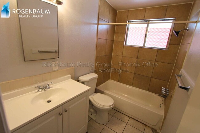 Building Photo - 565 S Hobson