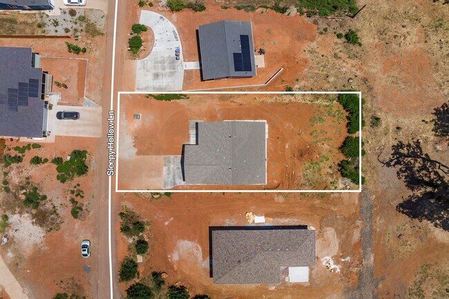 Building Photo - Paradise-Newer construction, 2 bed 2 bath +Bonus room, Garage, fenced yard, RV parking